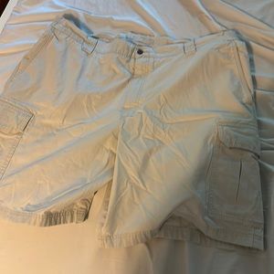 Men’s Cargo Shorts LL Bean quality comfort waist size 42 Stone colored